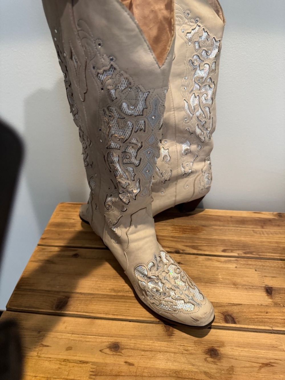 Embellished  Beige  wedding Western Cowboy Boots size 8.5 - Picture 2 of 4